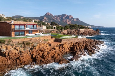 4 Bedroom(s) - 4 Bathroom(s) - 2,000m² land for sale in Var, Provence-Alpes-Côte-d\'Azur, France - FrenchPropertyPortal.com St Raphaël, Ste Maxime Area for sale for 7,700,000€ in Var, Provence-Alpes-Côte-d\'Azur