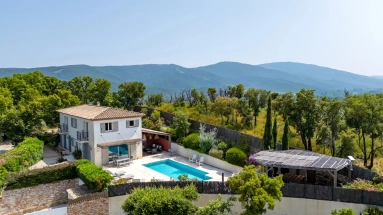 5 Bedroom(s) - 5 Bathroom(s) - 680m² land for sale in Var, Provence-Alpes-Côte-d\'Azur, France - FrenchPropertyPortal.com St. Tropez, Grimaud Area for sale for 1,495,000€ in Var, Provence-Alpes-Côte-d\'Azur
