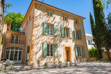 4 Bedroom(s) - 3 Bathroom(s) - 115m² land for sale in Bouches-du-Rhône, Provence-Alpes-Côte-d'Azur, France - FrenchPropertyPortal.com Aix en Provence Area for sale for 1,400,000€ in Bouches-du-Rhône, Provence-Alpes-Côte-d'Azur