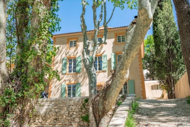 2 Bedroom(s) - 1 Bathroom(s) - 62m² land for sale in Bouches-du-Rhône, Provence-Alpes-Côte-d'Azur, France - FrenchPropertyPortal.com Aix en Provence Area for sale for 890,000€ in Bouches-du-Rhône, Provence-Alpes-Côte-d'Azur