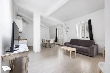 1 Bedroom(s) - 1 Bathroom(s) - 0 m² land for sale in Paris, Ile-de-France, France - FrenchPropertyPortal.com Golden Triangle - Trocadéro (8th - 16th) for sale for 1,900,000€ in Paris, Ile-de-France