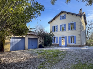5 Bedroom(s) - 2 Bathroom(s) - 20,462m² land for sale in Bouches-du-Rhône, Provence-Alpes-Côte-d'Azur, France - FrenchPropertyPortal.com Marseille & Cote Bleu for sale for 1,595,000€ in Bouches-du-Rhône, Provence-Alpes-Côte-d'Azur