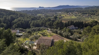 4 Bedroom(s) - 2 Bathroom(s) - 7,777m² land for sale in Var, Provence-Alpes-Côte-d\'Azur, France - FrenchPropertyPortal.com Provence Coast (Cassis to Cavalaire) for sale for 1,690,000€ in Var, Provence-Alpes-Côte-d\'Azur