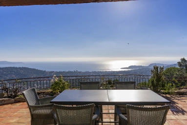 5 Bedroom(s) - 4 Bathroom(s) - 1,699m² land for sale in Var, Provence-Alpes-Côte-d\'Azur, France - FrenchPropertyPortal.com Provence Coast (Cassis to Cavalaire) for sale for 2,395,000€ in Var, Provence-Alpes-Côte-d\'Azur