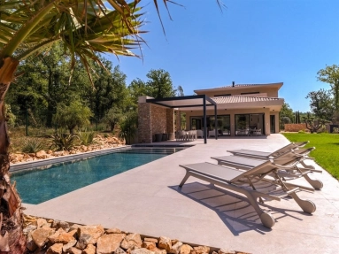 4 Bedroom(s) - 4 Bathroom(s) - 1,866m² land for sale in Var, Provence-Alpes-Côte-d\'Azur, France - FrenchPropertyPortal.com Var Countryside (Fayence, Lorgues, Cotignac) for sale for 3,200,000€ in Var, Provence-Alpes-Côte-d\'Azur