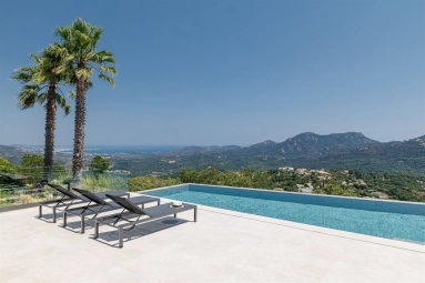 6 Bedroom(s) - 5 Bathroom(s) - 2,617m² land for sale in Var, Provence-Alpes-Côte-d\'Azur, France - FrenchPropertyPortal.com Var Countryside (Fayence, Lorgues, Cotignac) for sale for 3,200,000€ in Var, Provence-Alpes-Côte-d\'Azur