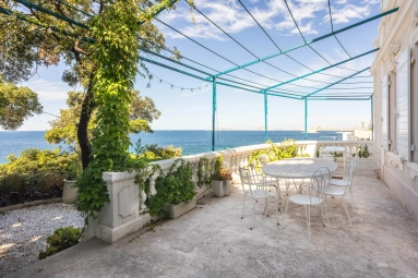 4 Bedroom(s) - 3 Bathroom(s) - 821m² land for sale in Bouches-du-Rhône, Provence-Alpes-Côte-d'Azur, France - FrenchPropertyPortal.com Marseille & Cote Bleu for sale for 2,420,000€ in Bouches-du-Rhône, Provence-Alpes-Côte-d'Azur