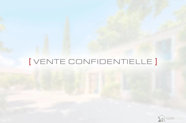 10 Bedroom(s) - 8 Bathroom(s) - 62,887m² land for sale in Vaucluse, Provence-Alpes-Côte-d\'Azur, France - FrenchPropertyPortal.com The Luberon / Vaucluse for sale for 5,930,000€ in Vaucluse, Provence-Alpes-Côte-d\'Azur