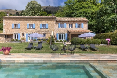 5 Bedroom(s) - 5 Bathroom(s) - 10,000m² land for sale in Alpes-Maritimes, Provence-Alpes-Côte-d'Azur, France - FrenchPropertyPortal.com Vence, St. Paul Area for sale for 1,950,000€ in Alpes-Maritimes, Provence-Alpes-Côte-d'Azur