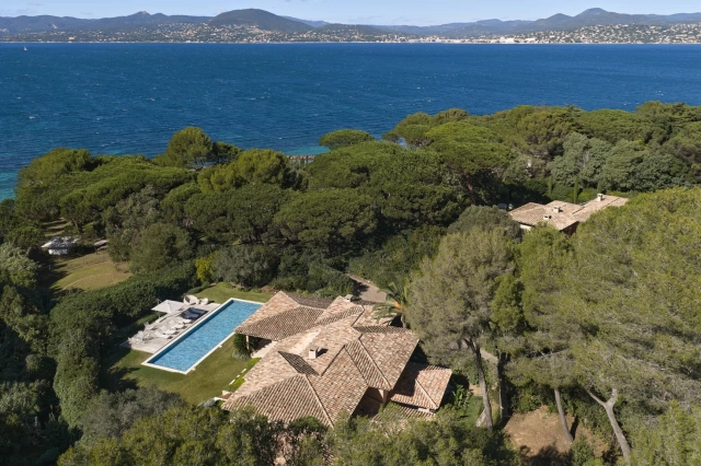 5 Bedroom(s) - 5 Bathroom(s) - 10,000m² land for sale in Var, Provence-Alpes-Côte-d\'Azur, France - FrenchPropertyPortal.com St. Tropez, Grimaud Area for sale for 27,000,000€ in Var, Provence-Alpes-Côte-d\'Azur