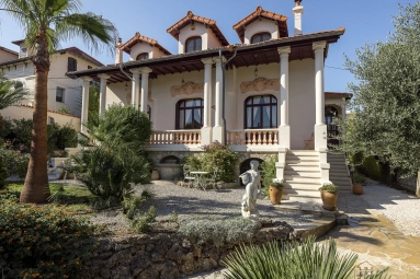 6 Bedroom(s) - 3 Bathroom(s) - 715m² land for sale in Alpes-Maritimes, Provence-Alpes-Côte-d'Azur, France - FrenchPropertyPortal.com Cannes Area for sale for 1,990,000€ in Alpes-Maritimes, Provence-Alpes-Côte-d'Azur