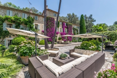 13 Bedroom(s) - 5 Bathroom(s) - 60,006m² land for sale in Alpes-Maritimes, Provence-Alpes-Côte-d'Azur, France - FrenchPropertyPortal.com Mougins, Valbonne, Grasse Area for sale for 6,900,000€ in Alpes-Maritimes, Provence-Alpes-Côte-d'Azur