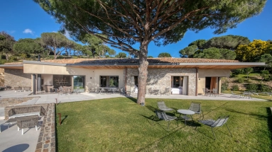 4 Bedroom(s) - 4 Bathroom(s) - 16,000m² land for sale in Var, Provence-Alpes-Côte-d\'Azur, France - FrenchPropertyPortal.com St. Tropez, Grimaud Area for sale for 9,700,000€ in Var, Provence-Alpes-Côte-d\'Azur