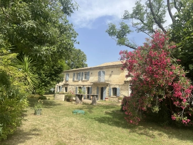 5 Bedroom(s) - 2 Bathroom(s) - 10,000m² land for sale in Bouches-du-Rhône, Provence-Alpes-Côte-d'Azur, France - FrenchPropertyPortal.com Alpilles (Saint Remy, Maussane, Arles) for sale for 1,100,000€ in Bouches-du-Rhône, Provence-Alpes-Côte-d'Azur