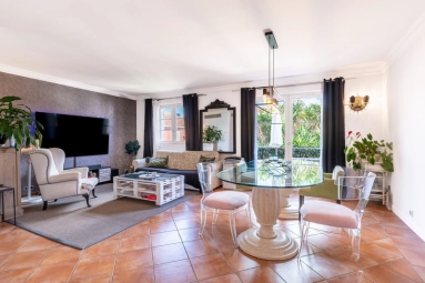 2 Bedroom(s) - 2 Bathroom(s) - 0 m² land for sale in Alpes-Maritimes, Provence-Alpes-Côte-d'Azur, France - FrenchPropertyPortal.com Villefranche, Cap Ferrat Area for sale for 1,400,000€ in Alpes-Maritimes, Provence-Alpes-Côte-d'Azur