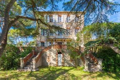 Provence Coast (Cassis to Cavalaire) for sale for 3,100,000&euro; in Calvados, Normandy