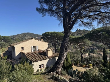 6 Bedroom(s) - 4 Bathroom(s) - 4,086m² land for sale in Var, Provence-Alpes-Côte-d\'Azur, France - FrenchPropertyPortal.com St. Tropez, Grimaud Area for sale for 1,780,000€ in Var, Provence-Alpes-Côte-d\'Azur