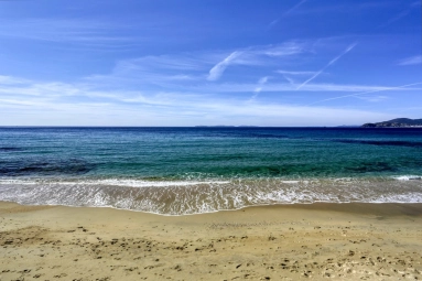 5 Bedroom(s) - 5 Bathroom(s) - 2,000m² land for sale in Var, Provence-Alpes-Côte-d\'Azur, France - FrenchPropertyPortal.com St. Tropez, Grimaud Area for sale for 6,400,000€ in Var, Provence-Alpes-Côte-d\'Azur