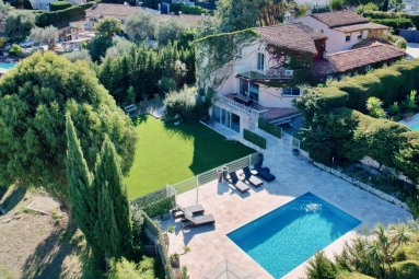 7 Bedroom(s) - 6 Bathroom(s) - 2,125m² land for sale in Alpes-Maritimes, Provence-Alpes-Côte-d'Azur, France - FrenchPropertyPortal.com Cannes Area for sale for 3,200,000€ in Alpes-Maritimes, Provence-Alpes-Côte-d'Azur