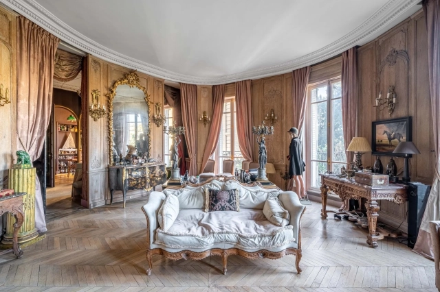 Golden Triangle - Trocadéro (8th - 16th) for sale for 3,700,000&euro; in Paris, Ile-de-France