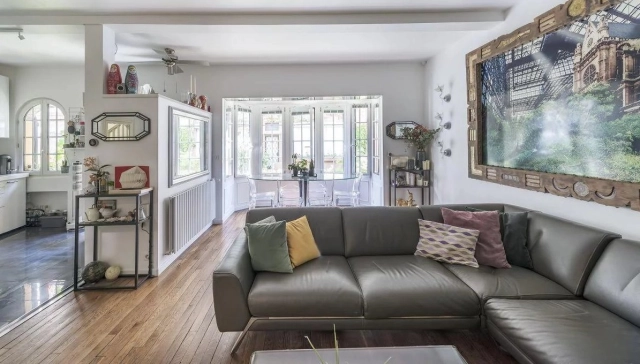 5 Bedroom(s) - 2 Bathroom(s) - 0 m² land for sale in Paris, Ile-de-France, France - FrenchPropertyPortal.com Other Arrondissements (13th, 14th, 15th, 19th, 20th) for sale for 2,595,000€ in Paris, Ile-de-France