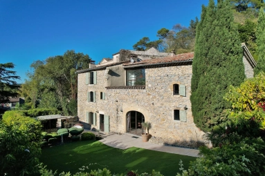 Uzes Area for sale for 890,000&euro; in Gard, Languedoc-Roussillon