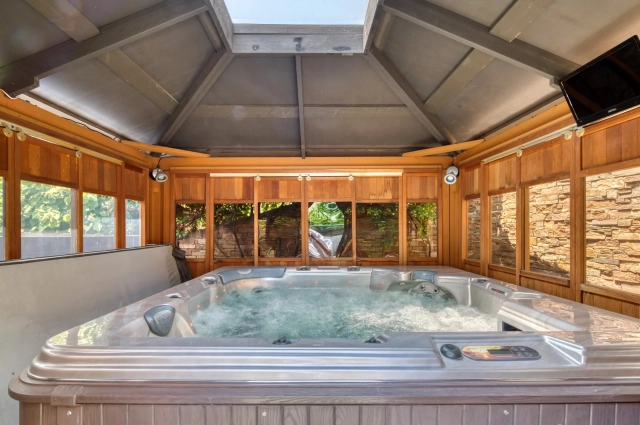 2 Bedroom(s) - 1 Bathroom(s) - 350m² land for sale in Alpes-Maritimes, Provence-Alpes-Côte-d'Azur, France - FrenchPropertyPortal.com Menton, Cap Martin Area for sale for 2,380,000€ in Alpes-Maritimes, Provence-Alpes-Côte-d'Azur
