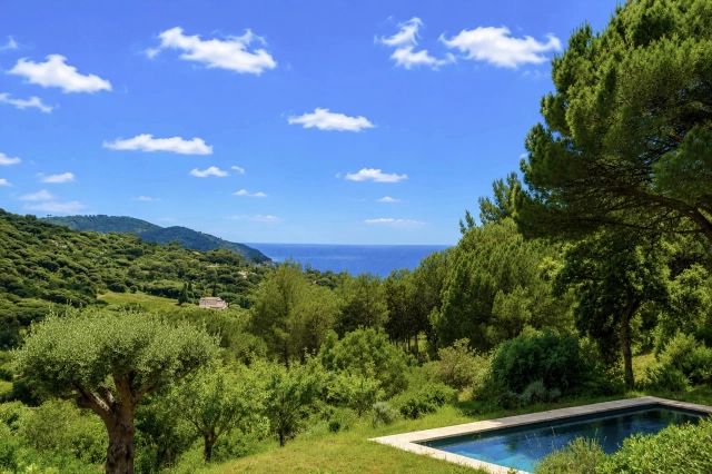 4 Bedroom(s) - 4 Bathroom(s) - 10,403m² land for sale in Var, Provence-Alpes-Côte-d\'Azur, France - FrenchPropertyPortal.com St. Tropez, Grimaud Area for sale for 5,400,000€ in Var, Provence-Alpes-Côte-d\'Azur