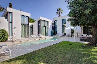 5 Bedroom(s) - 5 Bathroom(s) - 950m² land for sale in Var, Provence-Alpes-Côte-d\'Azur, France - FrenchPropertyPortal.com St. Tropez, Grimaud Area for sale for 6,315,000€ in Var, Provence-Alpes-Côte-d\'Azur