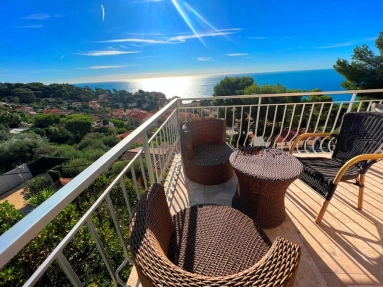 Villefranche, Cap Ferrat Area for sale for 1,900,000&euro; in Alpes-Maritimes, Provence-Alpes-Côte-d'Azur