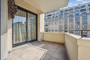 4 Bedroom(s) - 3 Bathroom(s) - 0 m² land for sale in Paris, Ile-de-France, France - FrenchPropertyPortal.com Golden Triangle - Trocadéro (8th - 16th) for sale for 2,200,000€ in Paris, Ile-de-France