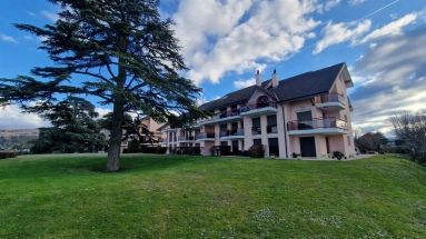 EVIAN / LAKE GENEVA for sale for 1,050,000&euro; in Haute-Savoie, Rhône-Alpes