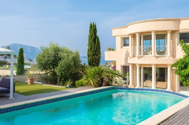 5 Bedroom(s) - 5 Bathroom(s) - 700m² land for sale in Bouches-du-Rhône, Provence-Alpes-Côte-d'Azur, France - FrenchPropertyPortal.com Marseille & Cote Bleu for sale for 2,600,000€ in Bouches-du-Rhône, Provence-Alpes-Côte-d'Azur