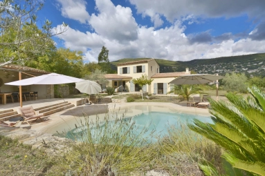 4 Bedroom(s) - 2 Bathroom(s) - 5,000m² land for sale in Alpes-Maritimes, Provence-Alpes-Côte-d'Azur, France - FrenchPropertyPortal.com Mougins, Valbonne, Grasse Area for sale for 1,220,000€ in Alpes-Maritimes, Provence-Alpes-Côte-d'Azur