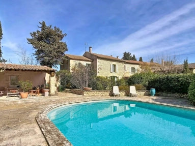 Alpilles (Saint Remy, Maussane, Arles) for sale for 987,000&euro; in Bouches-du-Rhône, Provence-Alpes-Côte-d'Azur