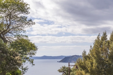 Provence Coast (Cassis to Cavalaire) for sale for 895,000&euro; in Var, Provence-Alpes-Côte-d\'Azur