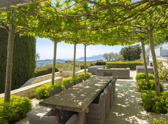 Mougins, Valbonne, Grasse Area for sale for 4,490,000&euro; in Alpes-Maritimes, Provence-Alpes-Côte-d'Azur