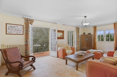 5 Bedroom(s) - 2 Bathroom(s) - 1,182m² land for sale in Alpes-Maritimes, Provence-Alpes-Côte-d'Azur, France - FrenchPropertyPortal.com Mougins, Valbonne, Grasse Area for sale for 1,295,000€ in Alpes-Maritimes, Provence-Alpes-Côte-d'Azur