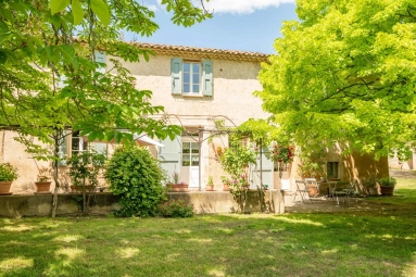 5 Bedroom(s) - 1 Bathroom(s) - 4,935m² land for sale in Vaucluse, Provence-Alpes-Côte-d\'Azur, France - FrenchPropertyPortal.com The Luberon / Vaucluse for sale for 1,370,000€ in Vaucluse, Provence-Alpes-Côte-d\'Azur