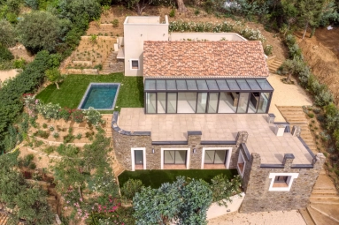 4 Bedroom(s) - 4 Bathroom(s) - 1,015m² land for sale in Var, Provence-Alpes-Côte-d\'Azur, France - FrenchPropertyPortal.com St. Tropez, Grimaud Area for sale for 1,340,000€ in Var, Provence-Alpes-Côte-d\'Azur