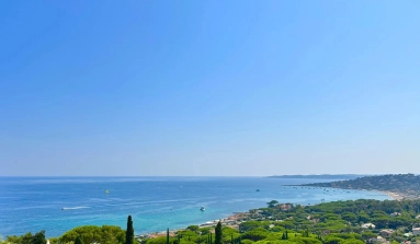 4 Bedroom(s) - 3 Bathroom(s) - 1,200m² land for sale in Var, Provence-Alpes-Côte-d\'Azur, France - FrenchPropertyPortal.com St Raphaël, Ste Maxime Area for sale for 3,450,000€ in Var, Provence-Alpes-Côte-d\'Azur