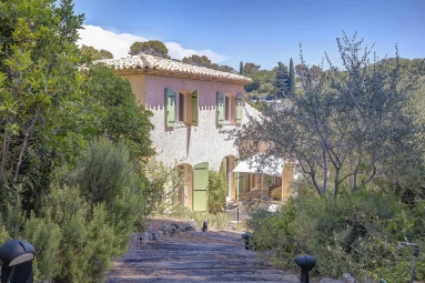 Mougins, Valbonne, Grasse Area for sale for 998,000&euro; in Alpes-Maritimes, Provence-Alpes-Côte-d'Azur