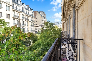4 Bedroom(s) - 3 Bathroom(s) - 0 m² land for sale in Paris, Ile-de-France, France - FrenchPropertyPortal.com Golden Triangle - Trocadéro (8th - 16th) for sale for 2,250,000€ in Paris, Ile-de-France
