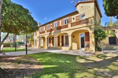 4 Bedroom(s) - 3 Bathroom(s) - 1,000m² land for sale in Alpes-Maritimes, Provence-Alpes-Côte-d'Azur, France - FrenchPropertyPortal.com Cannes Area for sale for 1,095,000€ in Alpes-Maritimes, Provence-Alpes-Côte-d'Azur