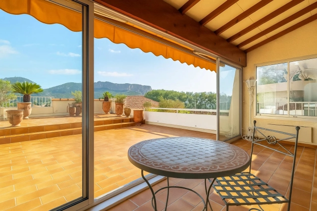 Provence Coast (Cassis to Cavalaire) for sale for 1,550,000&euro; in Calvados, Normandy