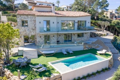 4 Bedroom(s) - 4 Bathroom(s) - 1,386m² land for sale in Alpes-Maritimes, Provence-Alpes-Côte-d'Azur, France - FrenchPropertyPortal.com Cannes Area for sale for 3,850,000€ in Alpes-Maritimes, Provence-Alpes-Côte-d'Azur
