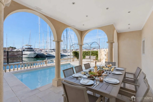 St Raphaël, Ste Maxime Area for sale for 4,900,000&euro; in Var, Provence-Alpes-Côte-d\'Azur