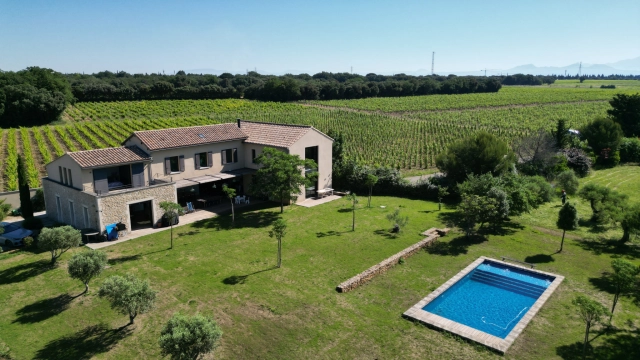 Avignon and North Provence for sale for 1,590,000&euro; in Vaucluse, Provence-Alpes-Côte-d\'Azur