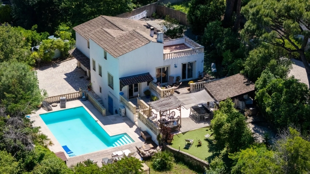St Raphaël, Ste Maxime Area for sale for 950,000&euro; in Var, Provence-Alpes-Côte-d\'Azur