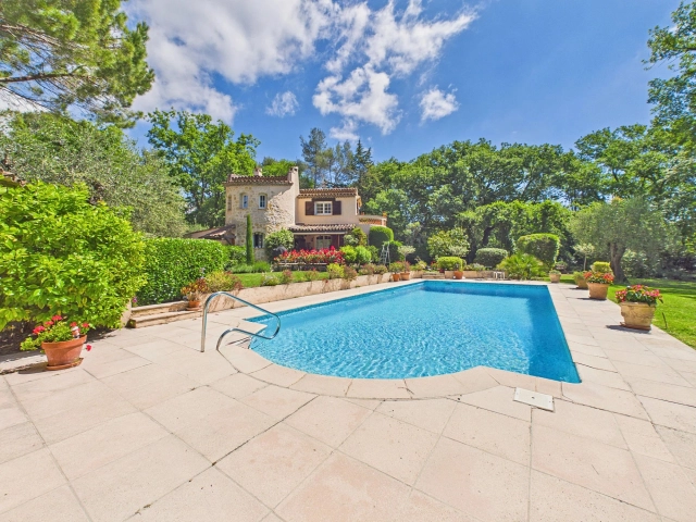 Mougins, Valbonne, Grasse Area for sale for 995,000&euro; in Alpes-Maritimes, Provence-Alpes-Côte-d'Azur